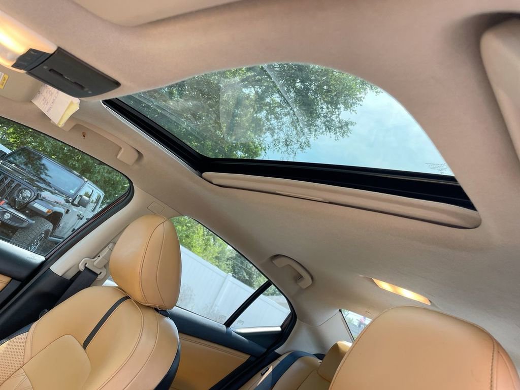 Used 2024 Nissan Sentra SV w/ SV Premium Package image 34