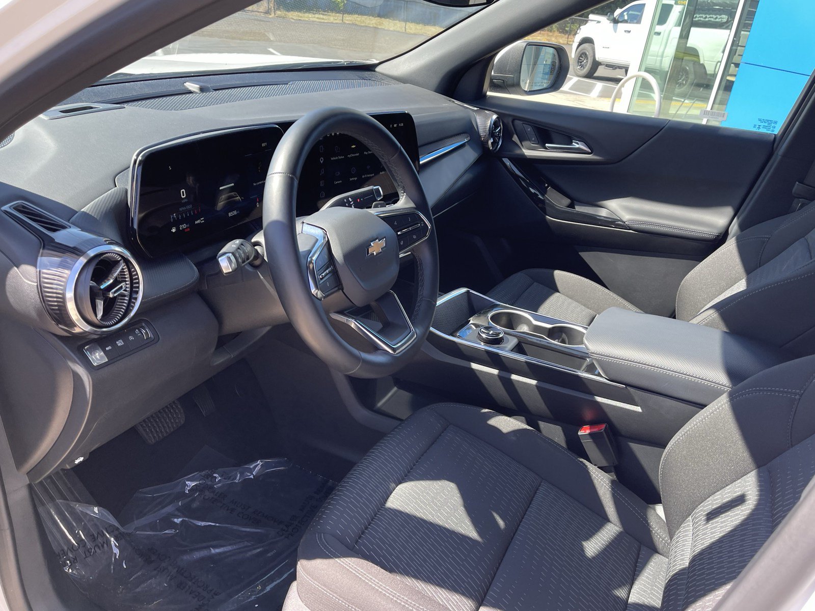 Used 2026 Chevrolet Equinox LT AWD/4WD image 10