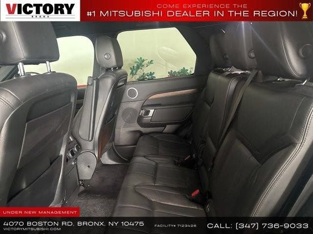 Used 2018 Land Rover Discovery HSE AWD/4WD image 29