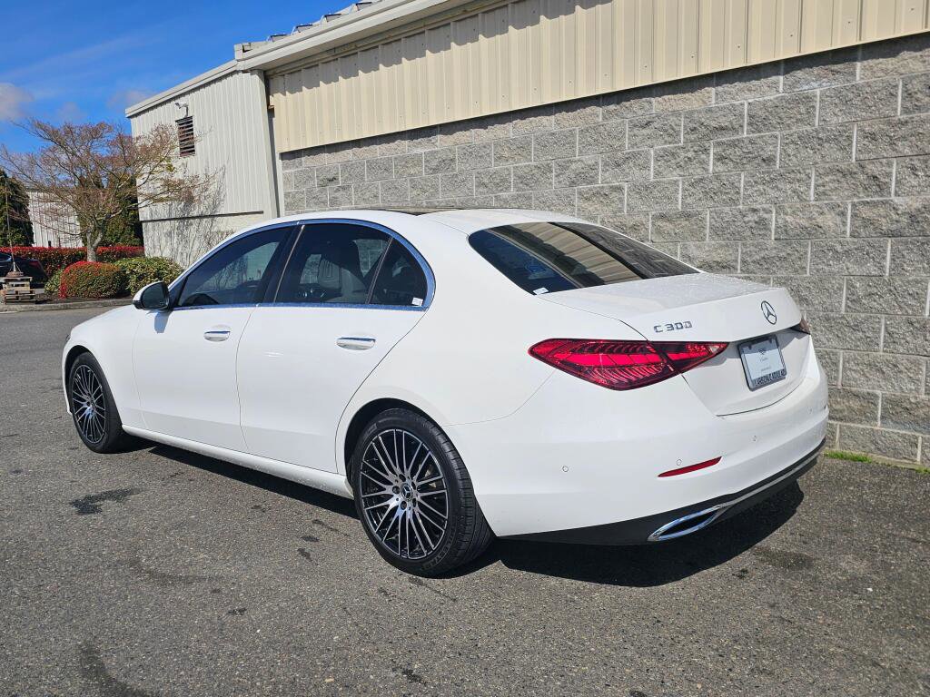 Used 2023 Mercedes-Benz C 300 Sedan image 4