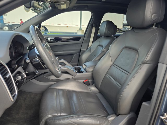 Used 2019 Porsche Cayenne AWD/4WD image 17