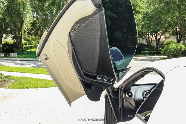 Used 2014 McLaren MP4-12C Spider RWD image 33