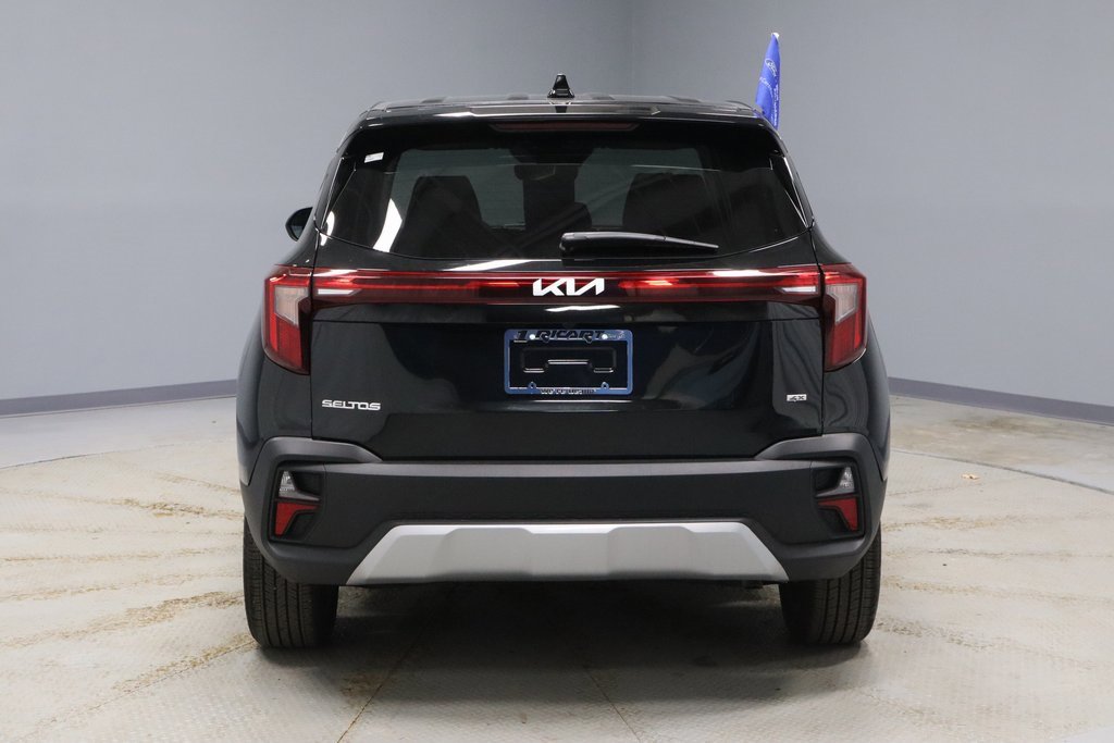 Used 2025 Kia Seltos LX image 9