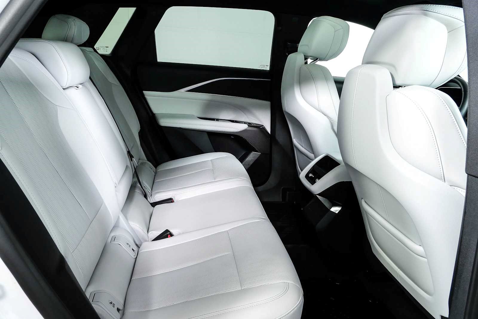 Certified 2024 Cadillac Lyriq Sport RWD image 21