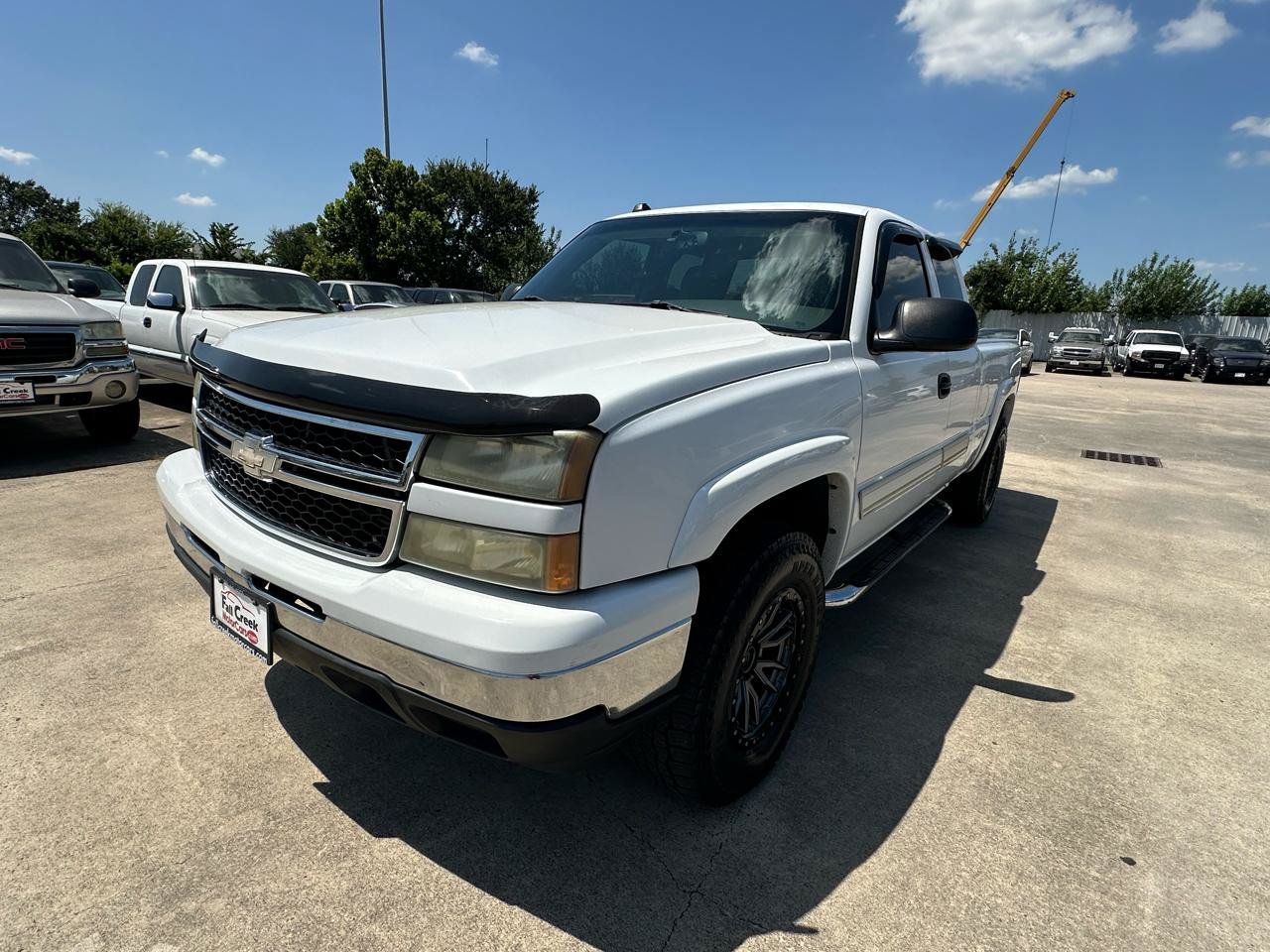 Used 2007 Chevrolet Silverado 1500 LT w/ Extended Cab Value Package AWD/4WD image 9