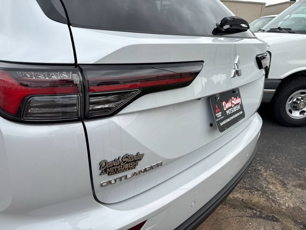 New 2026 Mitsubishi Outlander ES AWD/4WD image 45