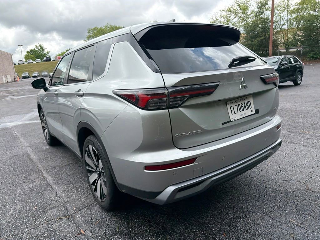 Used 2025 Mitsubishi Outlander SE AWD/4WD image 8
