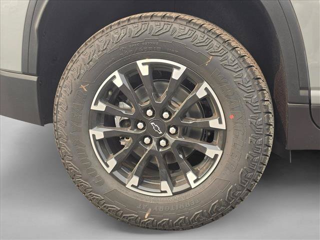New 2026 Chevrolet Traverse Z71 w/ Driver Confidence Package AWD/4WD image 9
