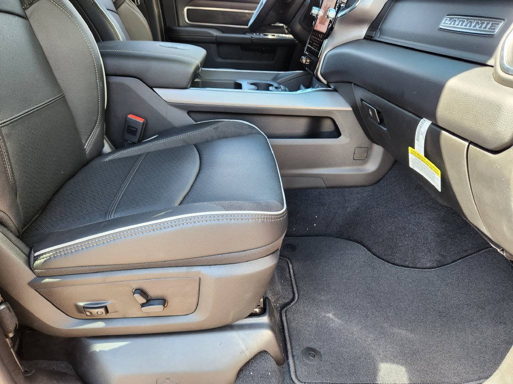 New 2026 RAM 2500 Laramie AWD/4WD image 15