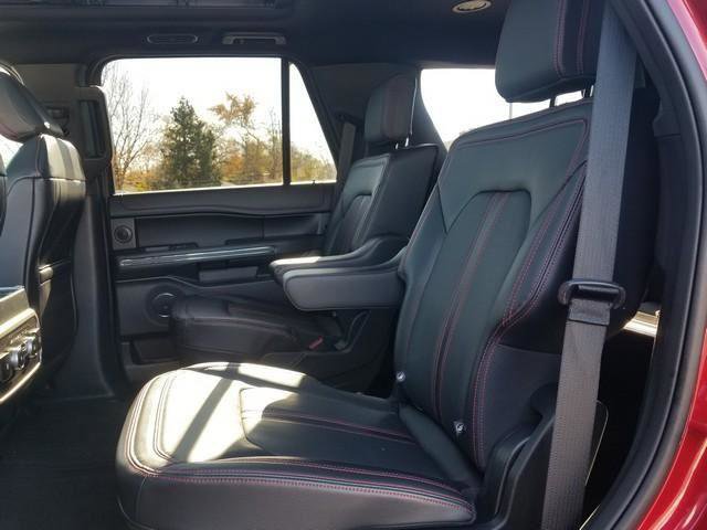 Used 2022 Ford Expedition Limited image 16