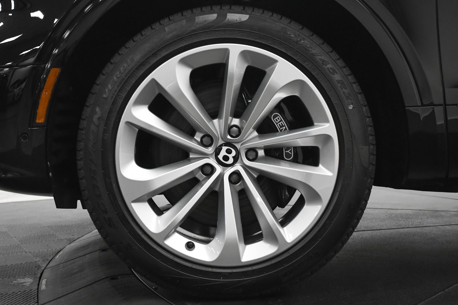 New 2024 Bentley Bentayga Extended Wheelbase image 6