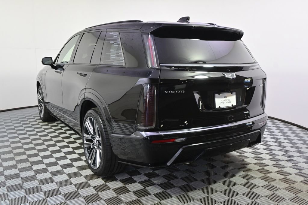 Certified 2026 Cadillac Vistiq Platinum w/ LPO, Floor Liner Package AWD/4WD image 4