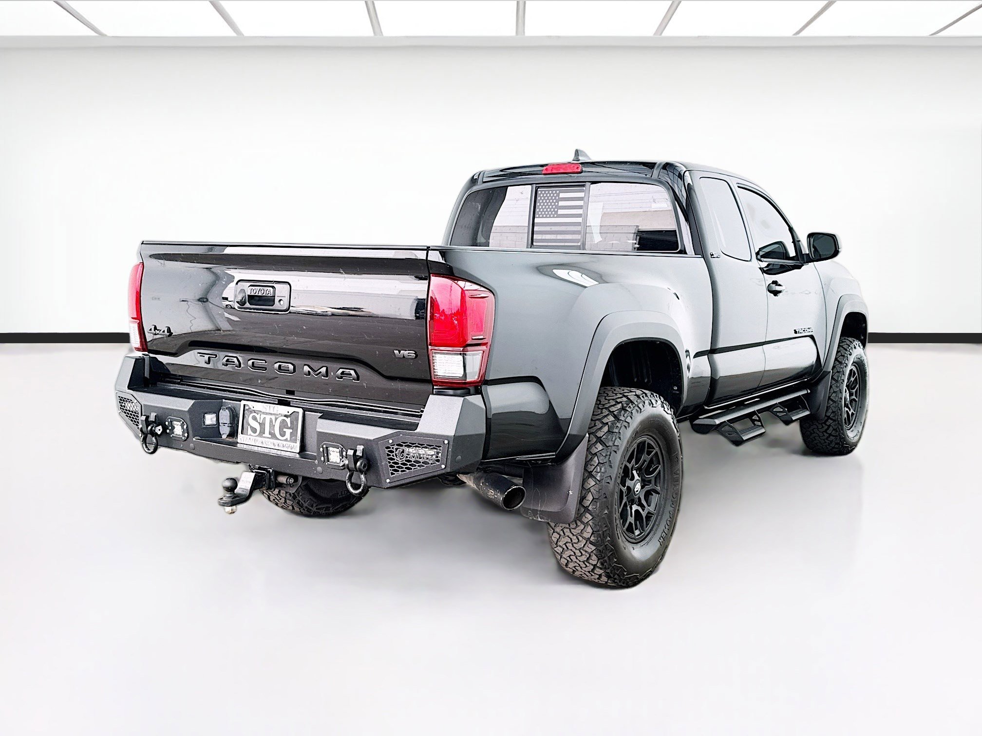 Used 2023 Toyota Tacoma SR5 w/ SX Package AWD/4WD image 4