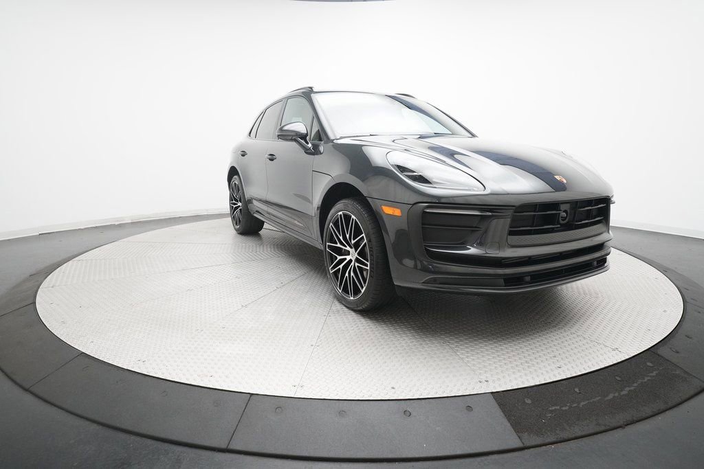 Certified 2026 Porsche Macan image 10