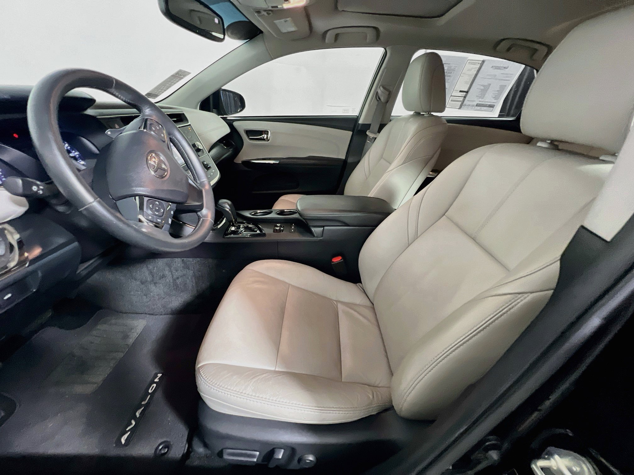 Used 2016 Toyota Avalon Touring FWD image 14