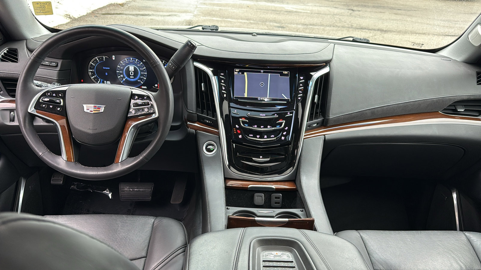 Used 2018 Cadillac Escalade Luxury image 9