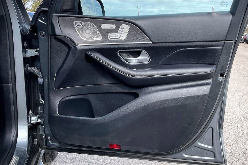 Used 2021 Mercedes-Benz GLS 450 4MATIC image 29