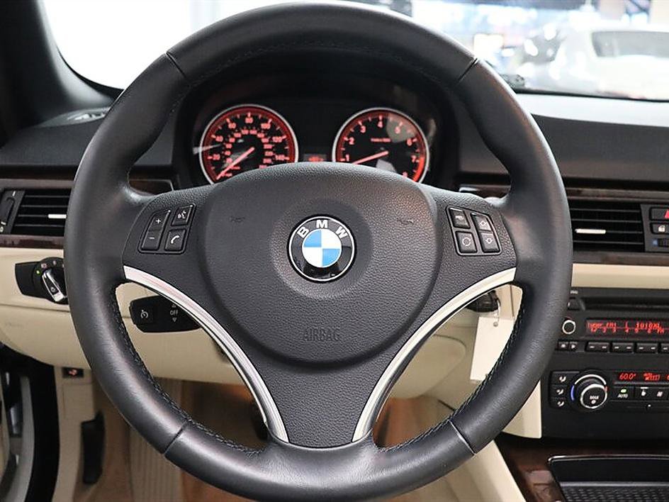 Used 2011 BMW 335i Convertible RWD image 33