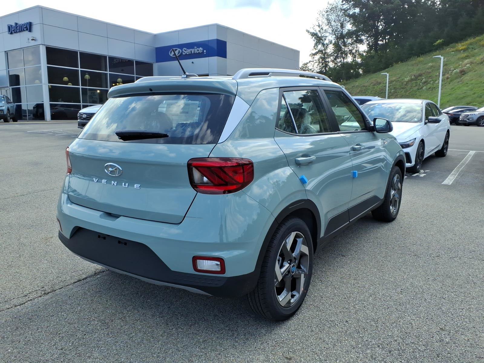 New 2026 Hyundai Venue SEL FWD image 4