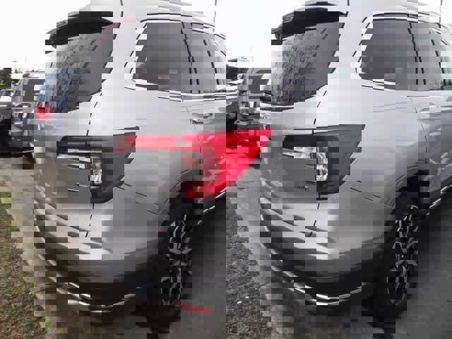 Used 2019 Honda Pilot Touring image 13