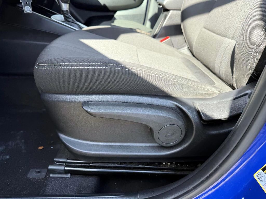 Certified 2023 Hyundai Venue SEL w/ Cargo Package image 16