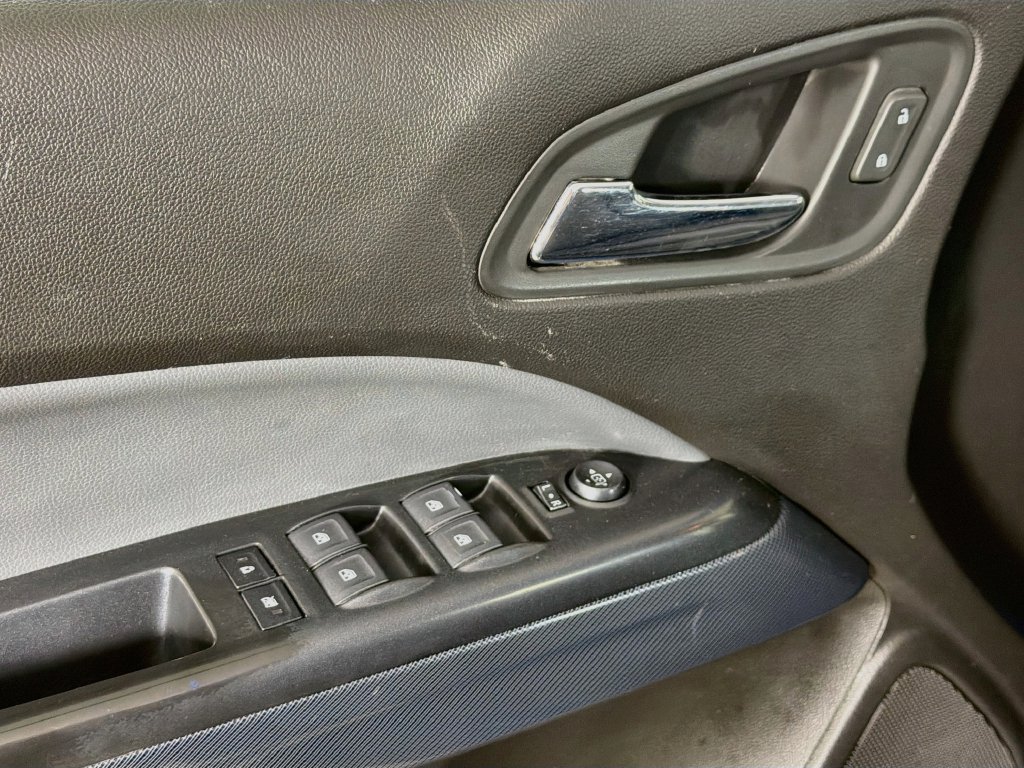 Used 2018 Chevrolet Colorado Z71 AWD/4WD image 17