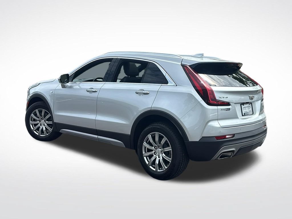 Used 2021 Cadillac XT4 Premium Luxury w/ Cold Weather Package FWD image 5