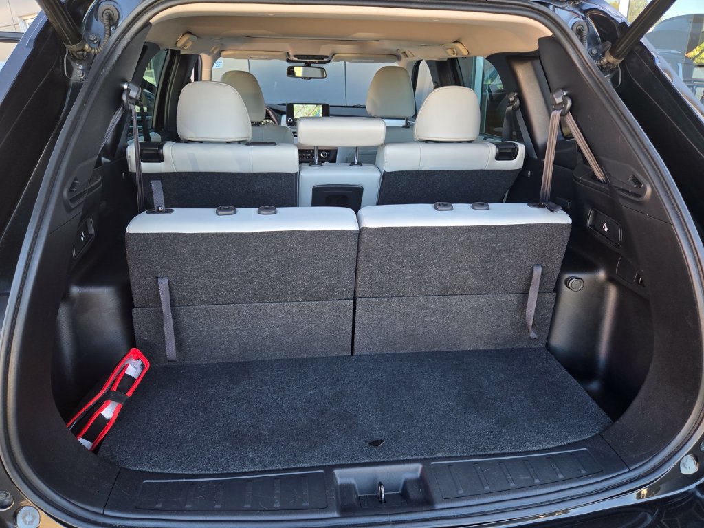 Used 2023 Mitsubishi Outlander SEL FWD image 36