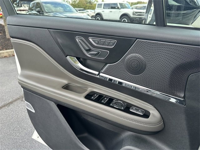 Certified 2024 Lincoln Corsair AWD w/ Equipment Group 101A image 31