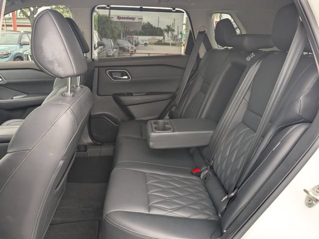 Used 2023 Nissan Rogue Platinum w/ Platinum Premium Package FWD image 13
