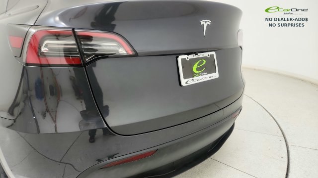 Used 2025 Tesla Model Y Long Range RWD image 27