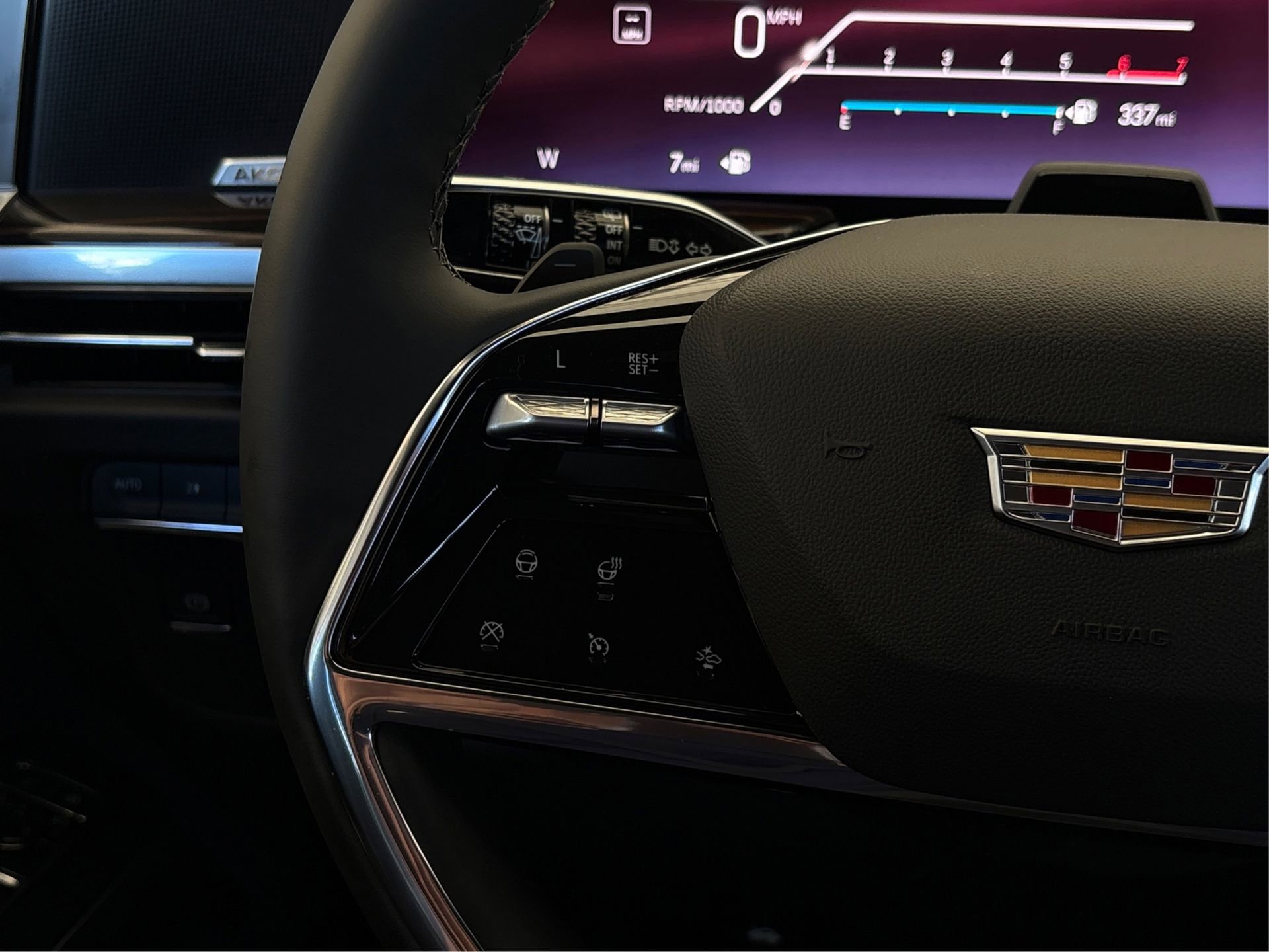 New 2026 Cadillac Escalade Luxury image 28