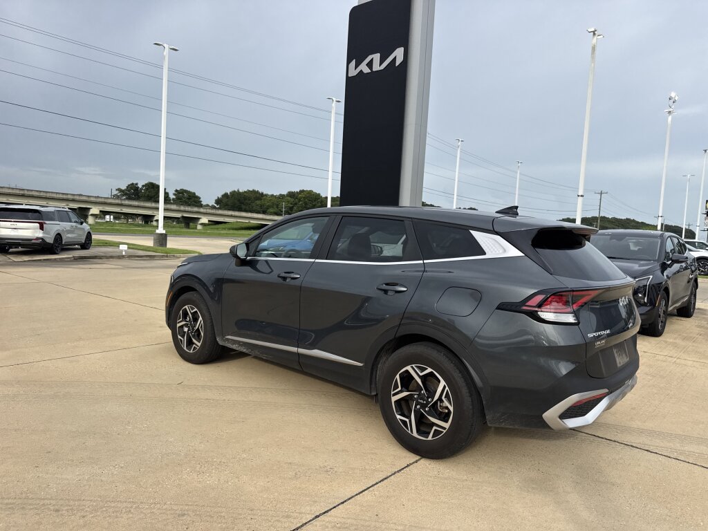 Certified 2024 Kia Sportage LX FWD image 27