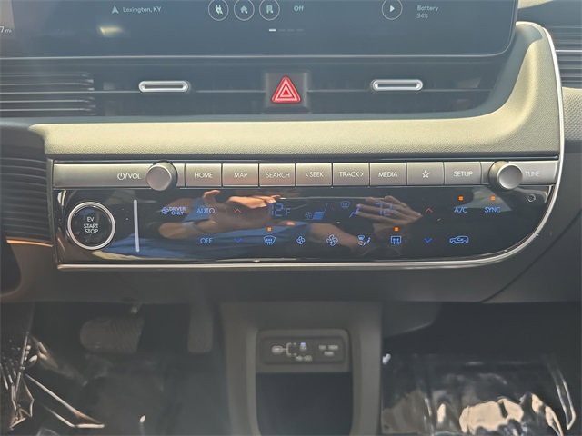 New 2025 Hyundai Ioniq 5 SE image 18