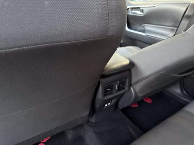 Used 2025 Toyota RAV4 XLE FWD image 26