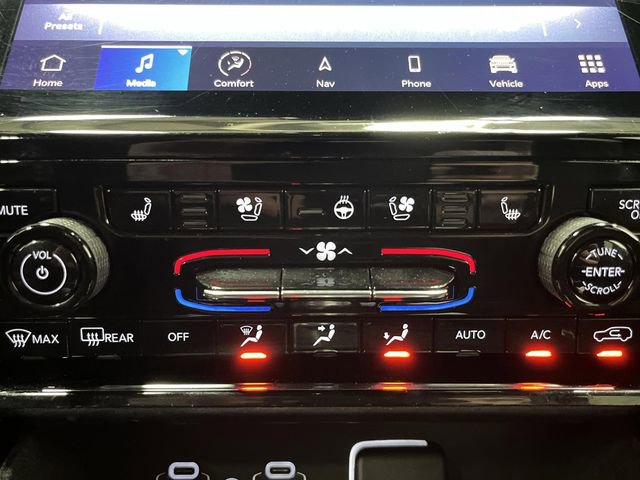 Used 2023 Jeep Grand Cherokee L Overland image 8