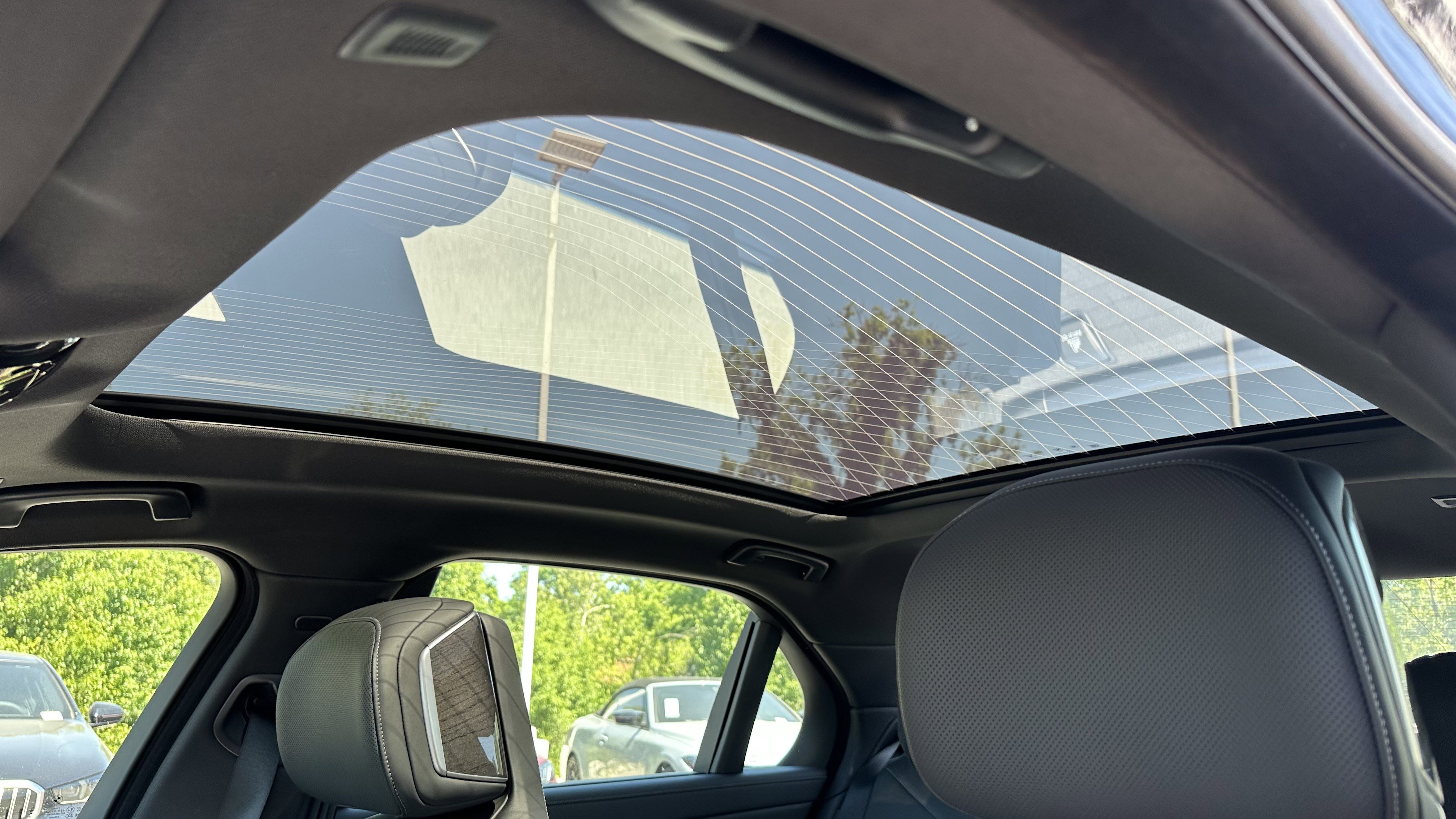 Used 2025 BMW i7 eDrive50 w/ M Sport Package image 27