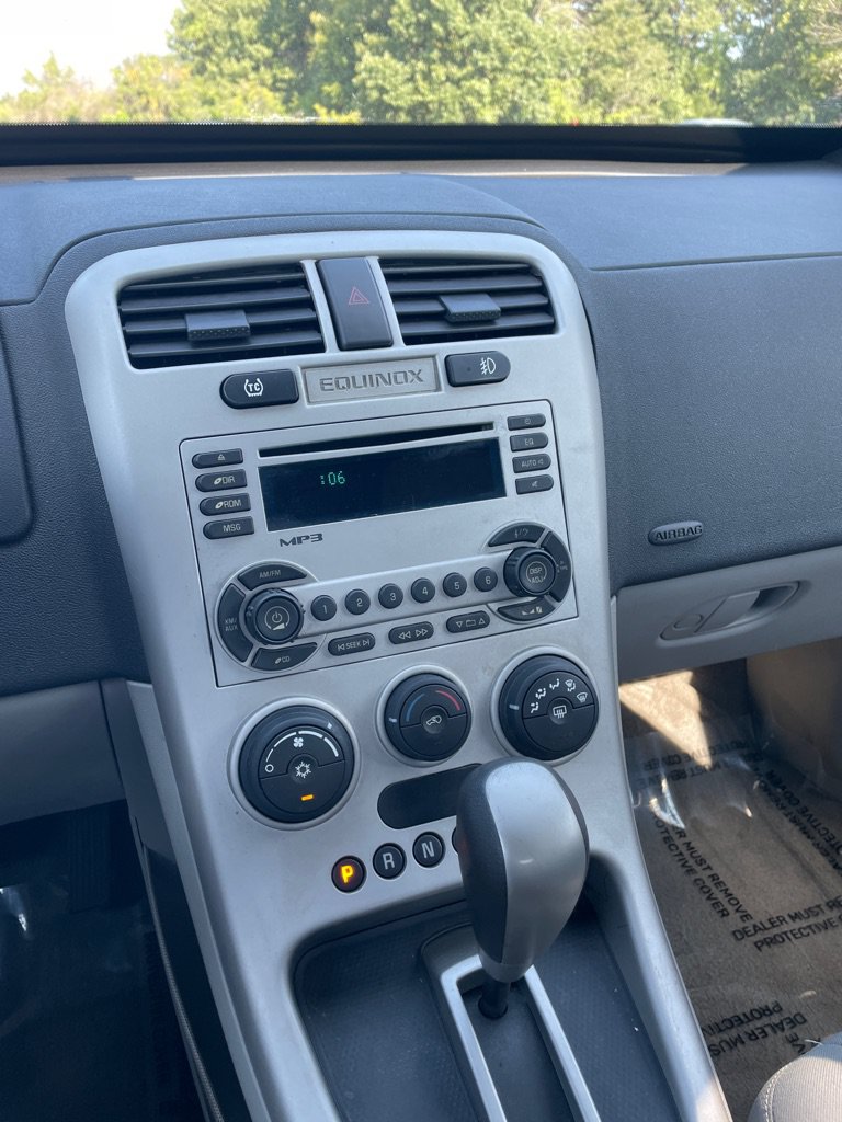 Used 2006 Chevrolet Equinox LT FWD image 12