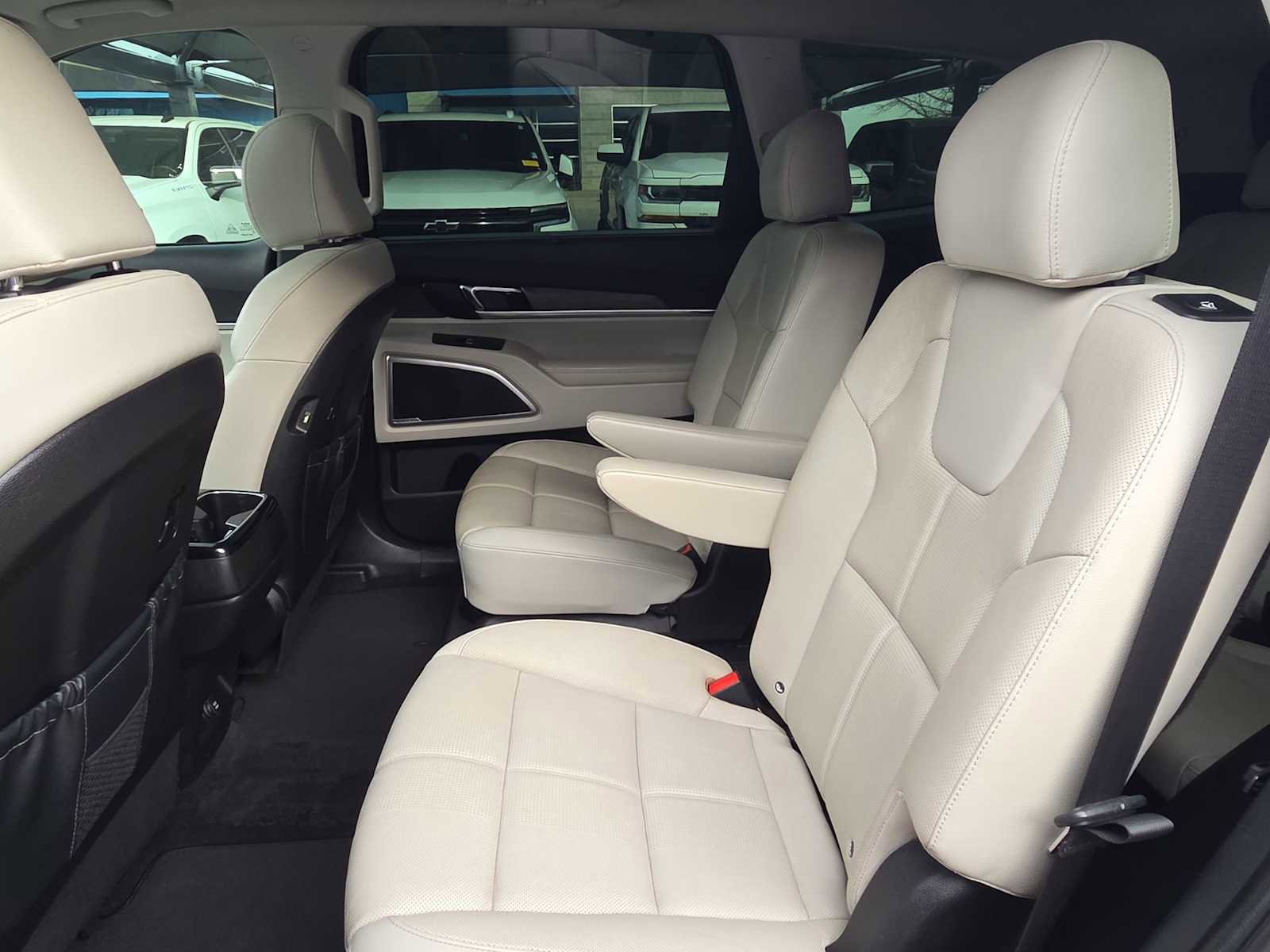 Used 2022 Kia Telluride EX w/ EX Premium Package image 12