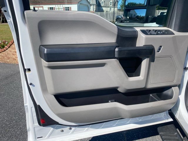 Used 2017 Ford F250 XL w/ Power Equipment Group AWD/4WD image 11