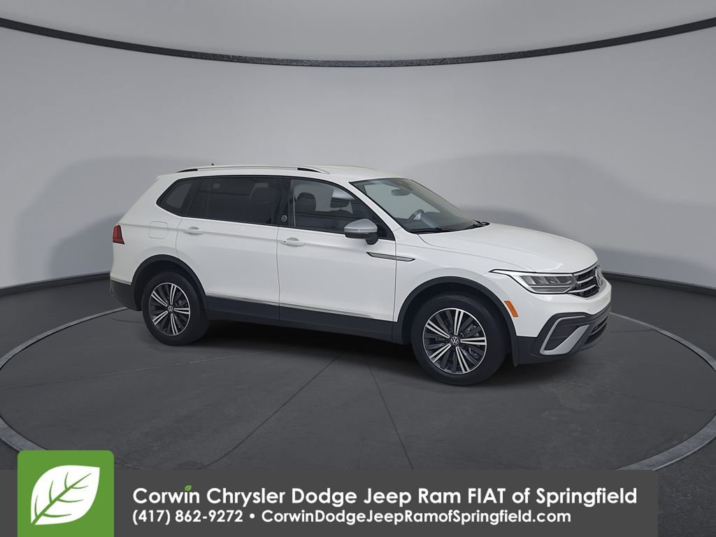 Used 2024 Volkswagen Tiguan Wolfsburg Edition image 17