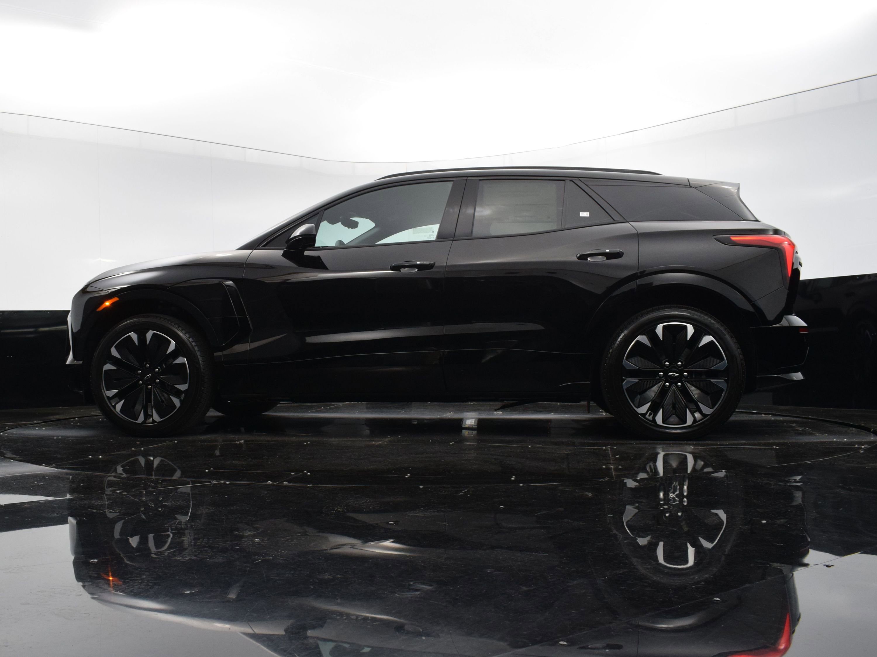 New 2025 Chevrolet Blazer EV RS image 19