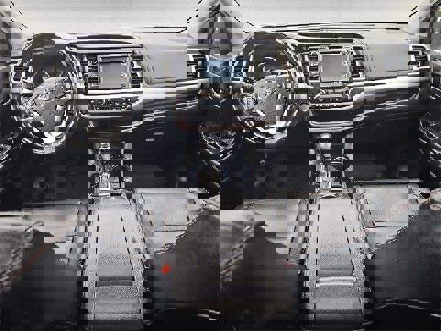 Used 2019 Toyota Highlander XLE image 10