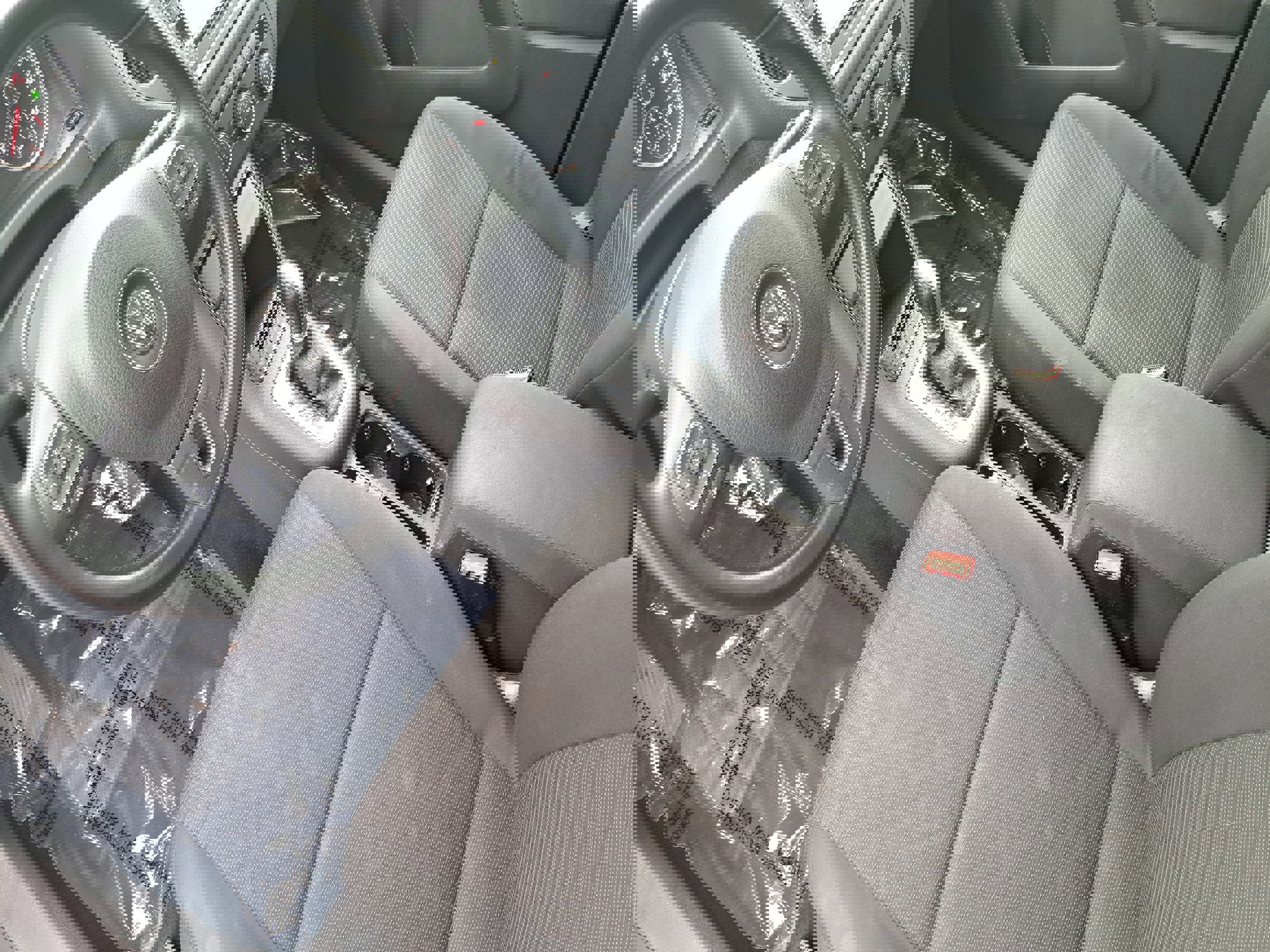 Used 2015 Volkswagen Tiguan S image 15