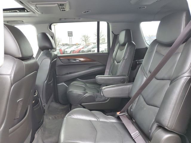 Used 2016 Cadillac Escalade ESV Luxury image 32