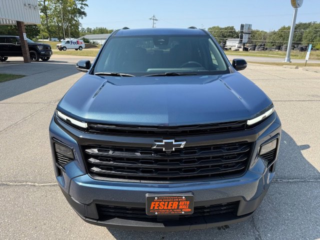 New 2026 Chevrolet Traverse LT w/ Midnight/Sport Edition image 2