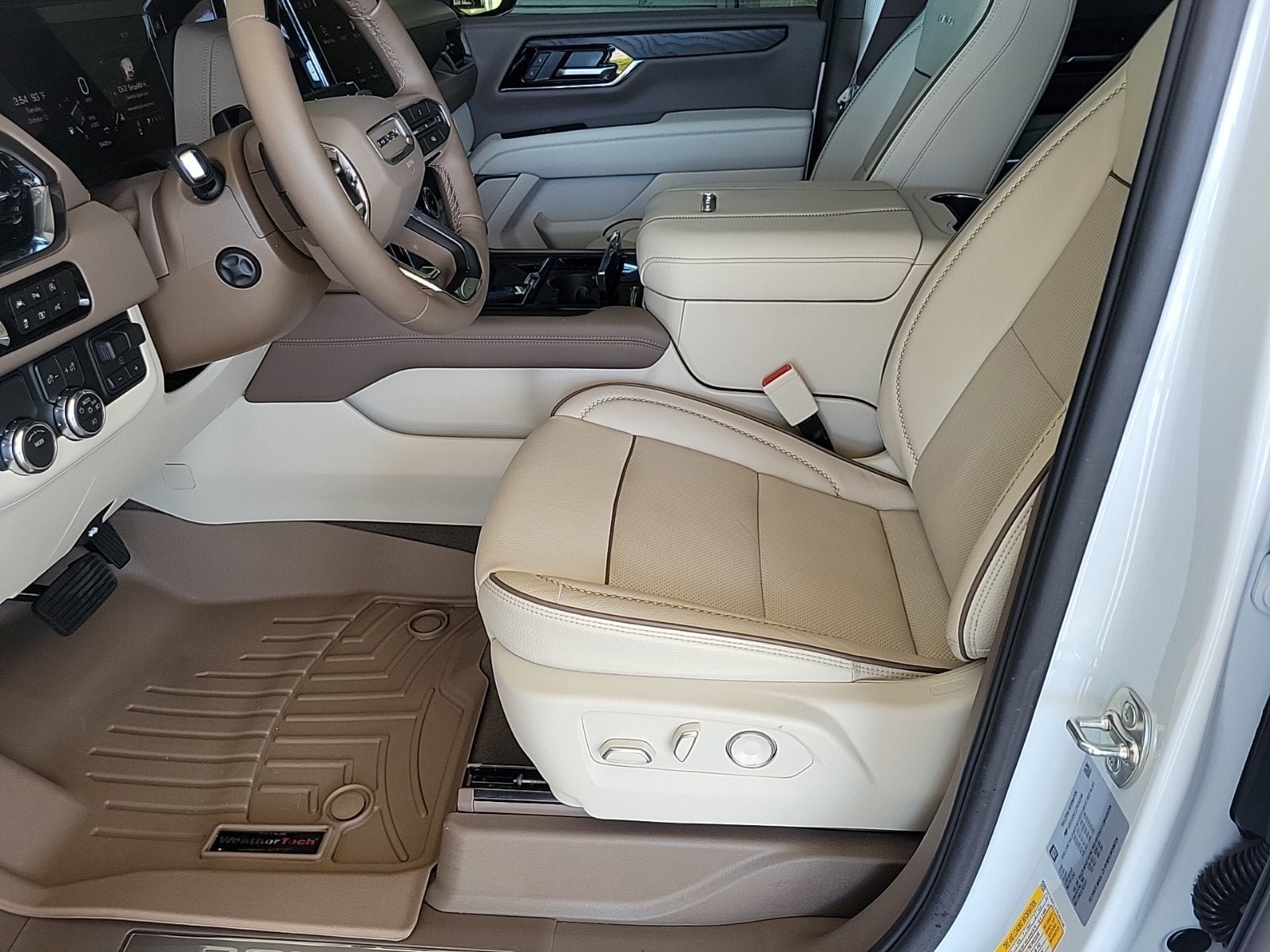 Used 2026 GMC Yukon Denali w/ Denali Reserve Package RWD image 13
