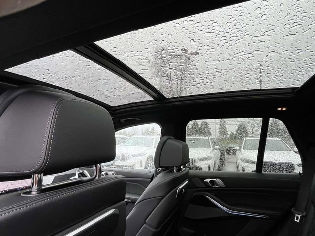 New 2026 BMW X5 xDrive50e image 11