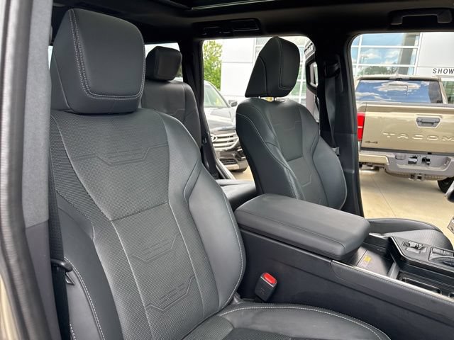 Used 2024 Lexus GX 550 AWD/4WD image 40