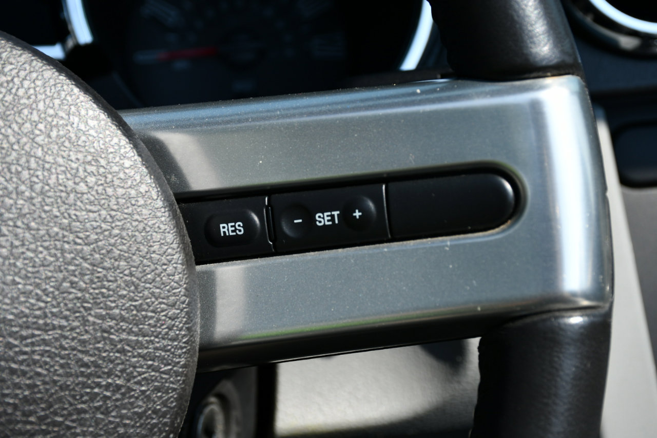 Used 2009 Ford Mustang Convertible image 19